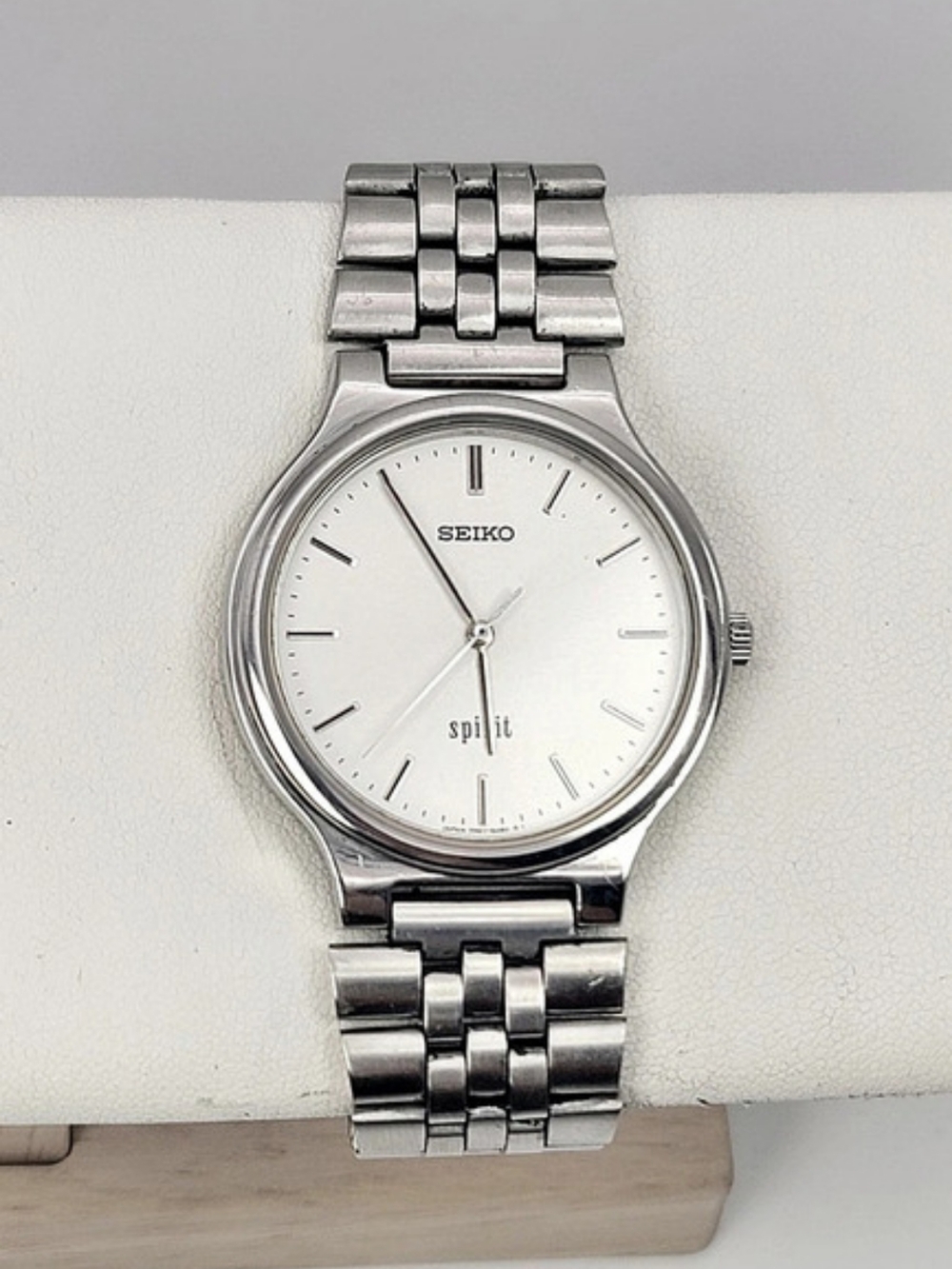 Seiko Spirit 7N01-6A70 Vintage Quartz Mens Watch 35mm White Dial